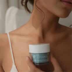 JEAN D'ARCEL PERFECTION CORPS Creme Decollete Vitamin C - Formuła Pielęgnacyjna do Delikatnej Skóry Szyi i Dekoltu 50 ml - obrazek 2